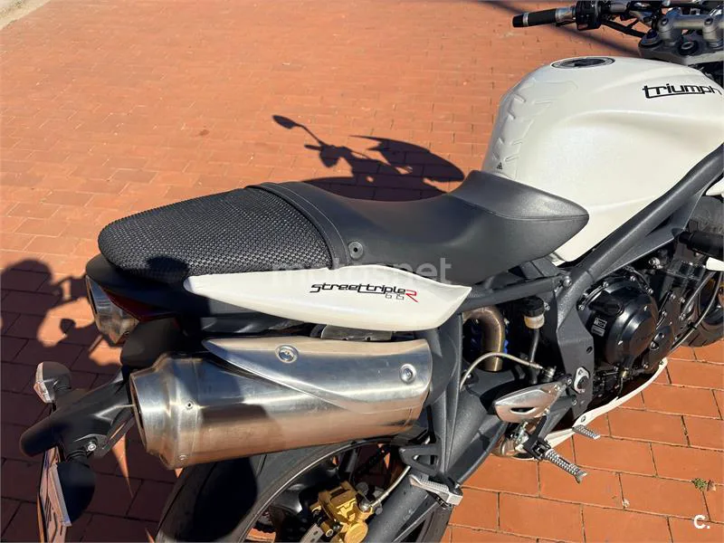 Triumph Street Triple R – Vista 15