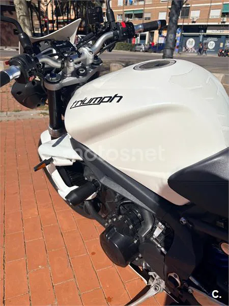 Triumph Street Triple R – Vista 7