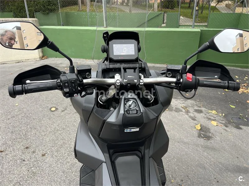 Honda ADV 350 – Vista 8