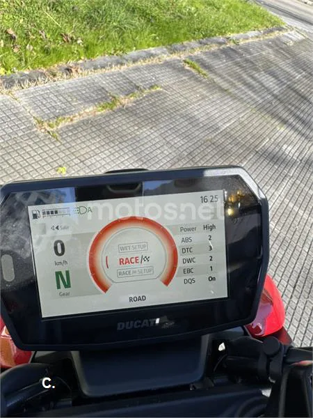 Ducati Streetfighter V2 – Vista 3