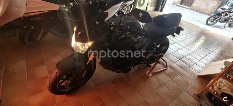 Kawasaki Z 750 – Vista 3