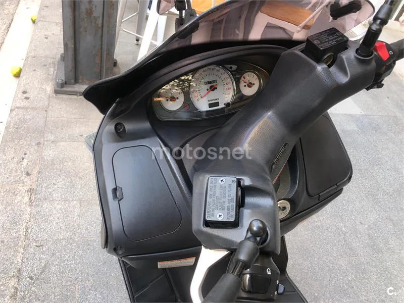 Suzuki Burgman 125 Executive – Vista 2