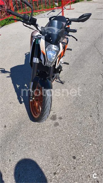 KTM 390 Duke – Vista 4