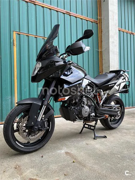 KTM 990 SUPERMOTO T – Vista 4