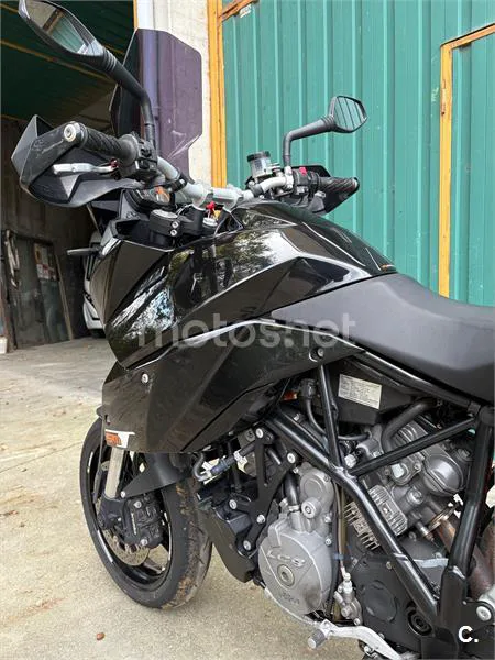 KTM 990 SUPERMOTO T – Vista 6