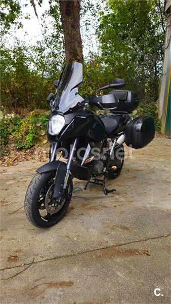 KTM 990 SUPERMOTO T – Vista 8