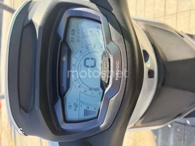 Piaggio Beverly – Vista 5