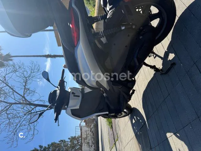 Piaggio Beverly – Vista 8