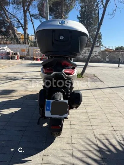 Piaggio Beverly – Vista 9