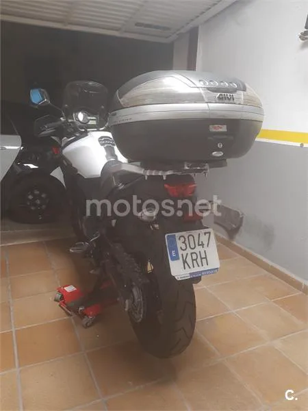 Suzuki V-Strom 650 XT – Vista 4
