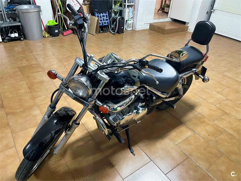 Suzuki Intruder 250 LC – Vista 2