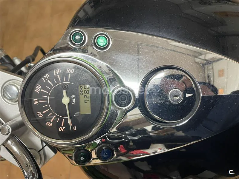 Suzuki Intruder 250 LC – Vista 3