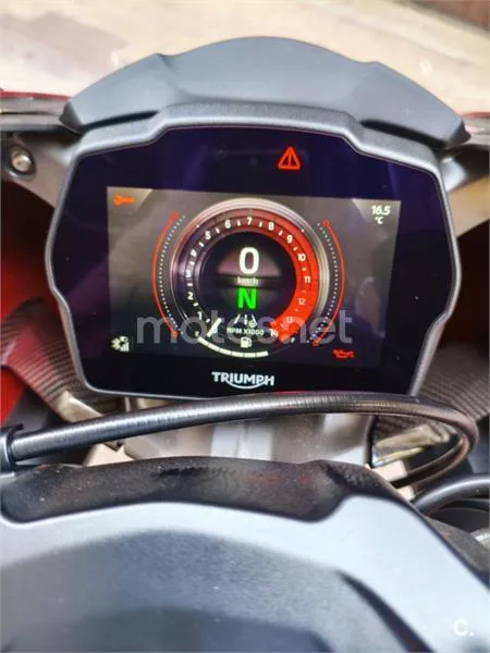 Triumph Speed Triple – Vista 5