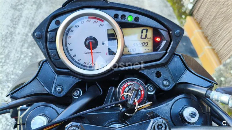 Kawasaki Z750 – Vista 4