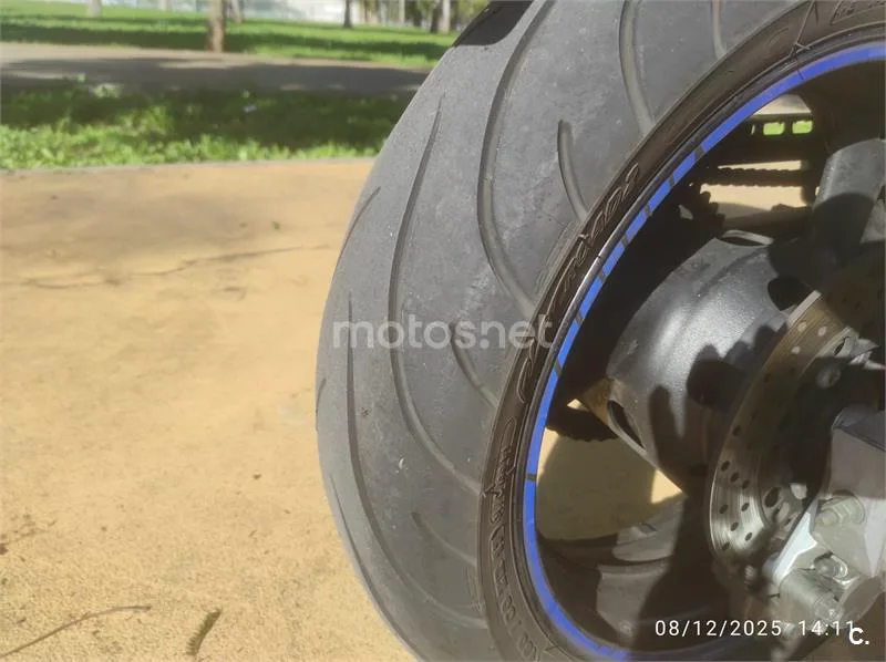 Yamaha FZS 600 Fazer – Vista 11