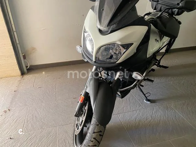 Suzuki V-Strom 650 – Vista 8