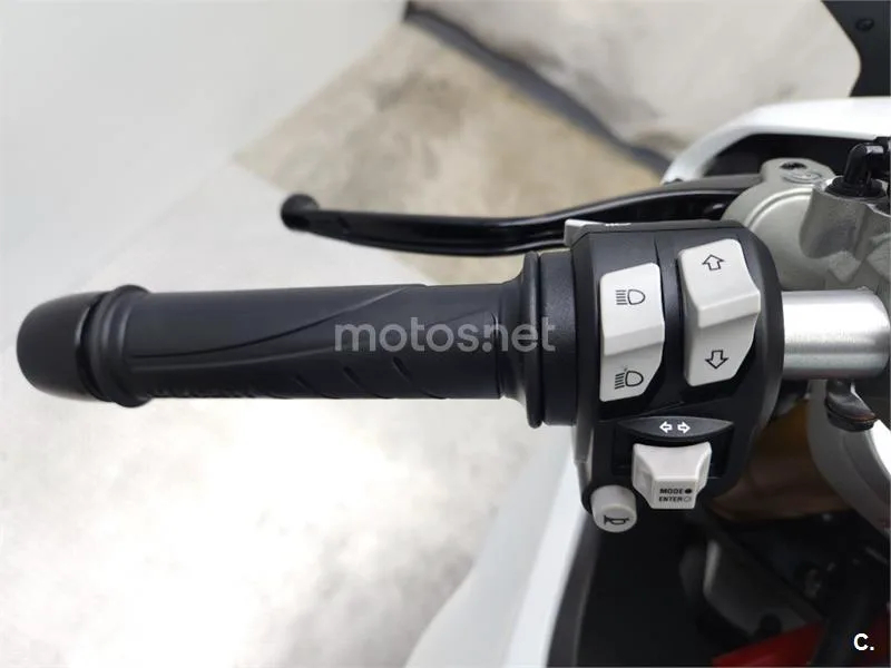 Ducati SuperSport – Vista 9