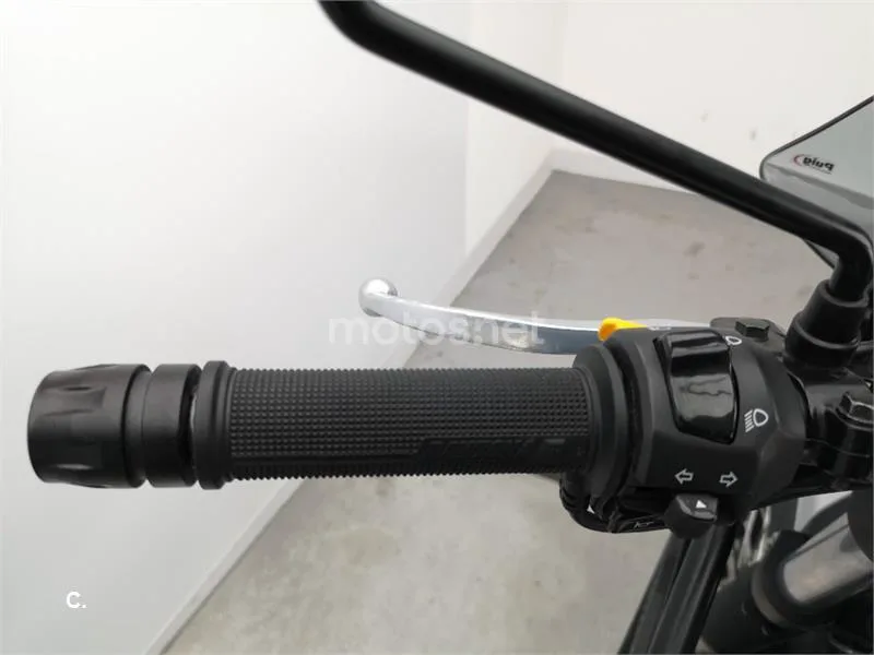 Royal Enfield Himalayan 410 – Vista 9
