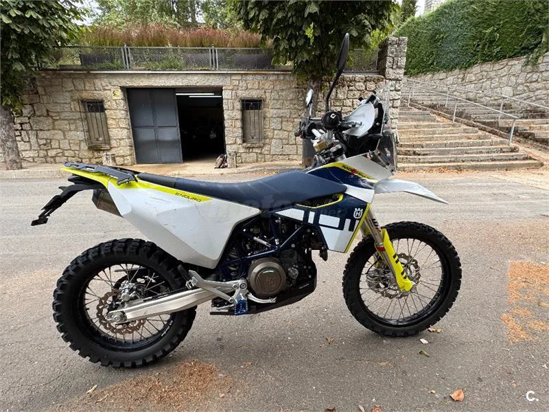 Husqvarna 701 Enduro – Vista 3