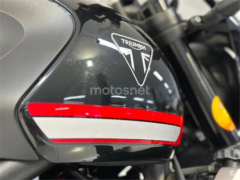 Triumph Trident 660 – Vista 14