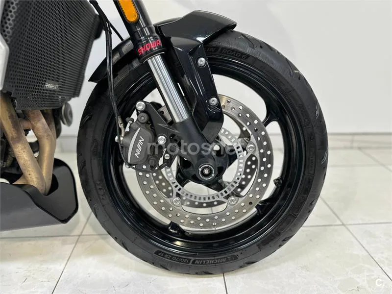 Triumph Trident 660 – Vista 16