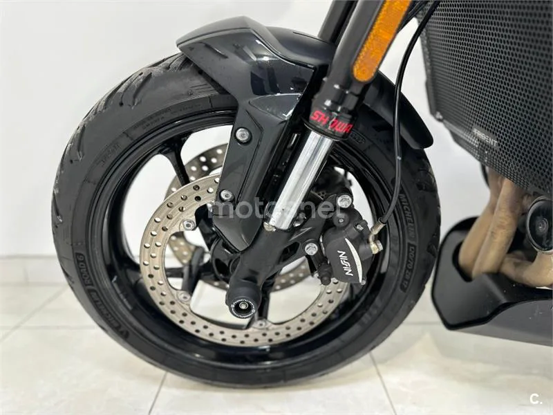 Triumph Trident 660 – Vista 25