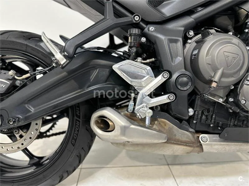 Triumph Trident 660 – Vista 10