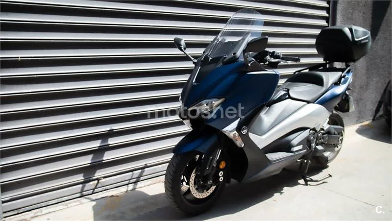 Yamaha TMAX – Vista 11