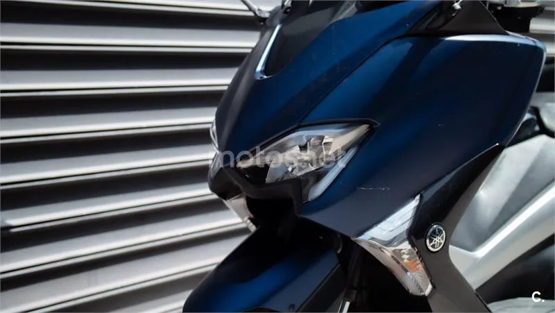 Yamaha TMAX – Vista 12