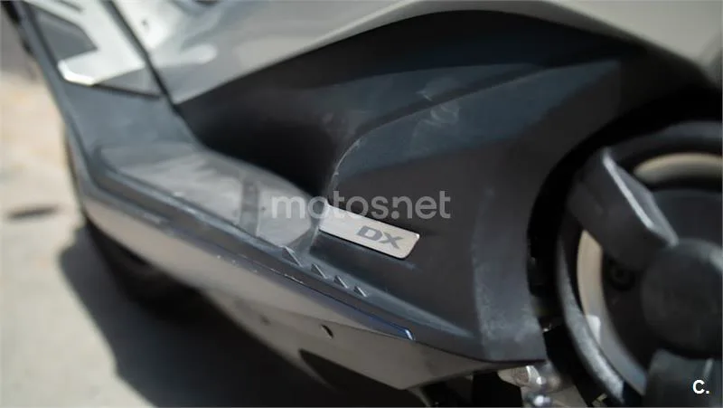 Yamaha TMAX – Vista 20