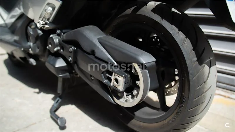 Yamaha TMAX – Vista 21