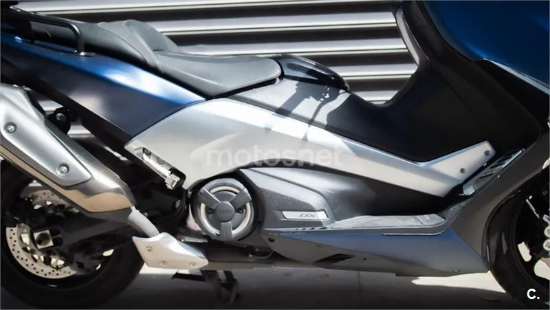 Yamaha TMAX – Vista 5