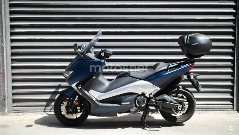 Yamaha TMAX – Vista 10