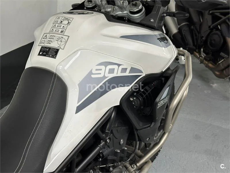 Triumph Tiger 900 – Vista 25
