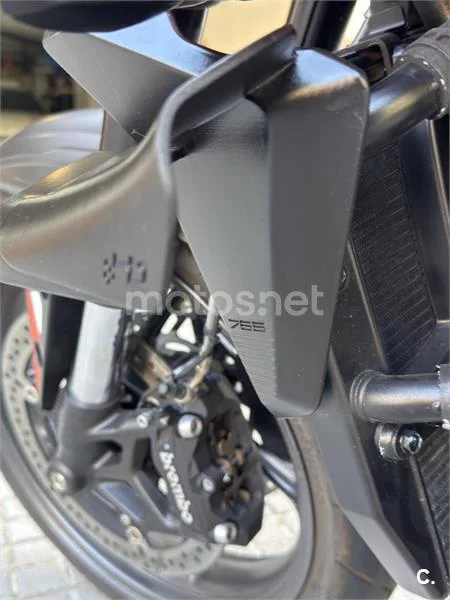 Triumph Street Triple 765 – Vista 2