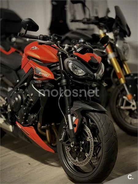 Triumph Street Triple 765 – Vista 6