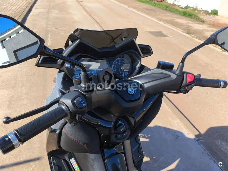 Yamaha XMAX 300 – Vista 6