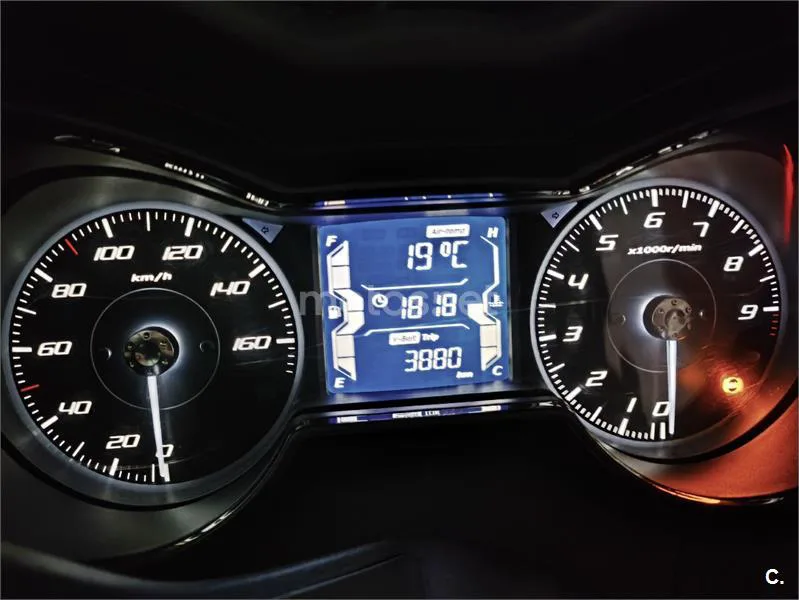 Yamaha XMAX 300 – Vista 7