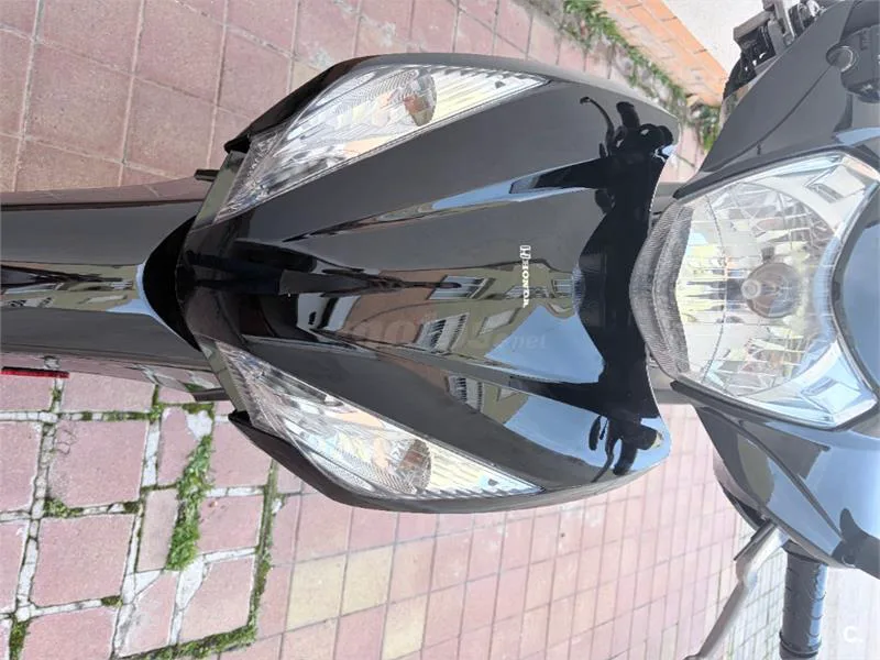 Honda Vision – Vista 7