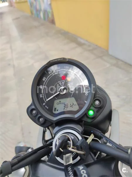 Triumph Speed Twin 900 – Vista 4