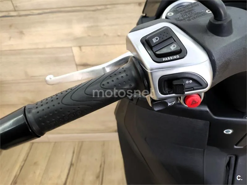 Piaggio MP3 – Vista 14
