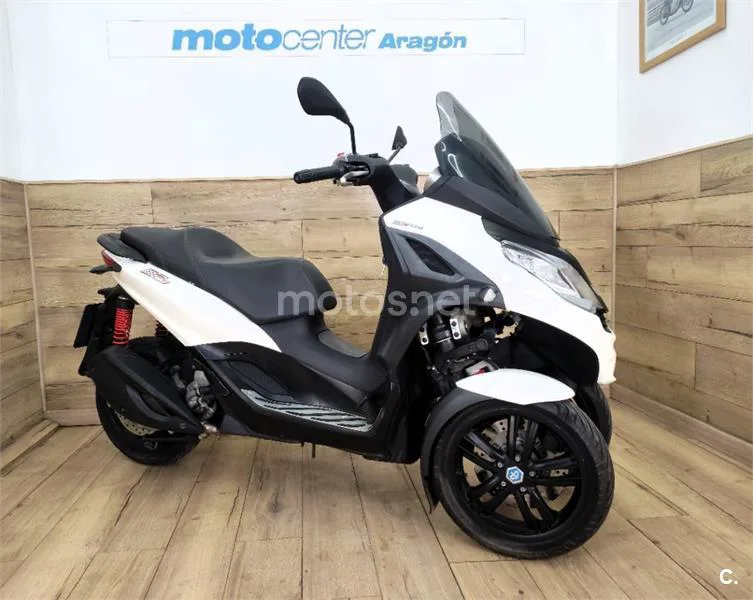 Piaggio MP3 – Vista 4