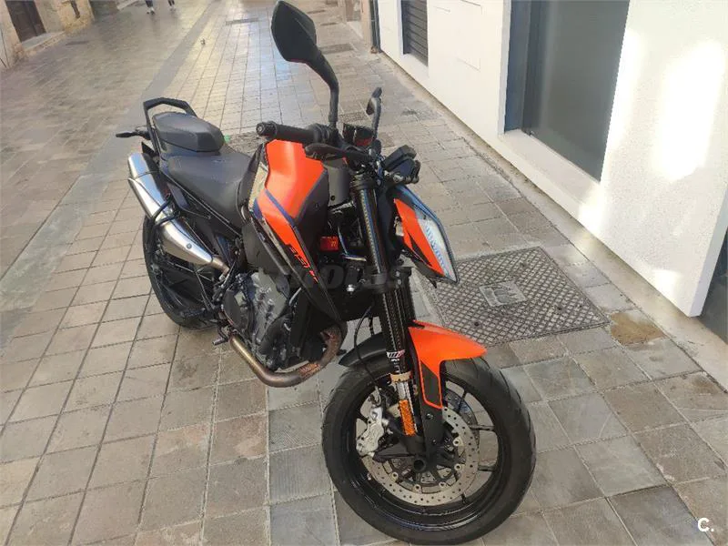 KTM 890 – Vista 2