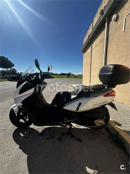 Kymco Super Dink 300i – Vista 3