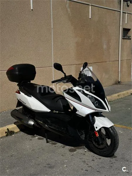 Kymco Super Dink 300i – Vista 9