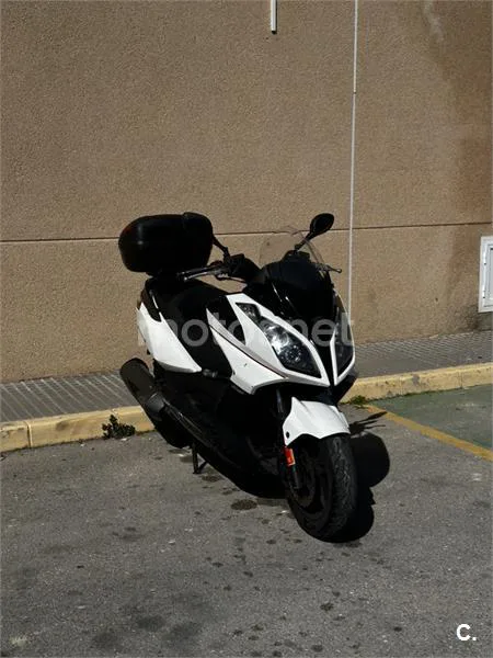 Kymco Super Dink 300i – Vista 10