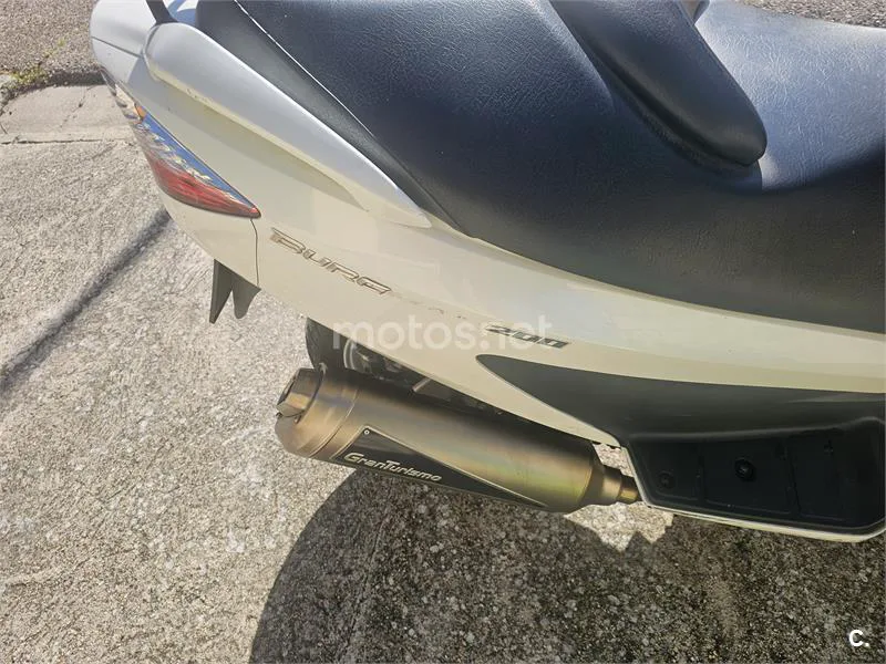 Suzuki Burgman 200 Executive 2000 € 2011 Madrid - 2