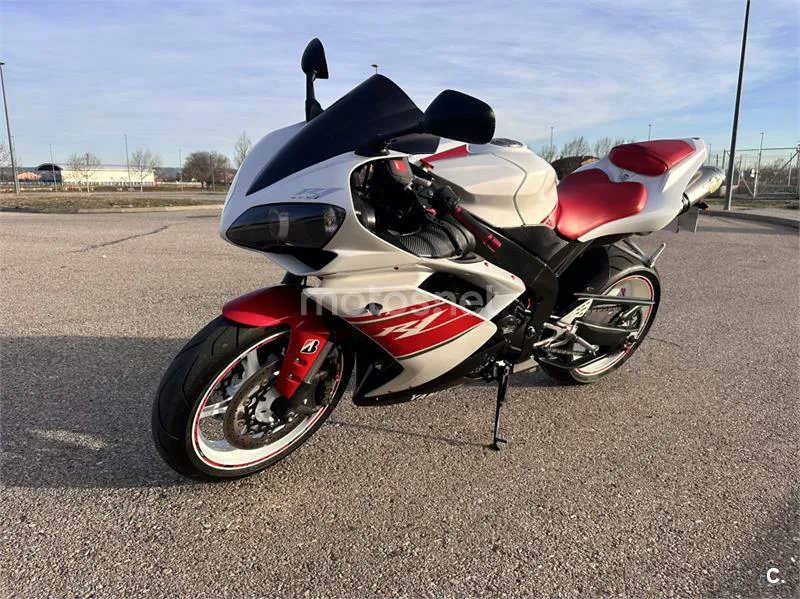 Yamaha R1 – Vista 10