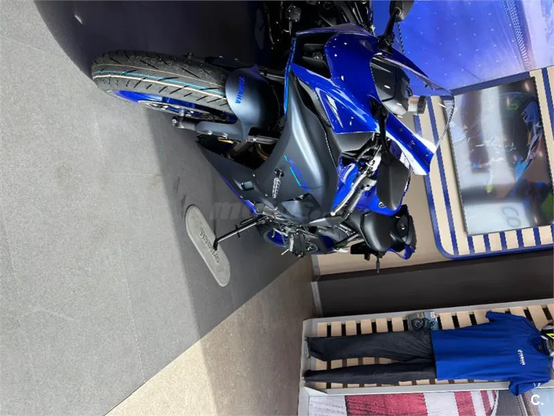 Yamaha R7 – Vista 2