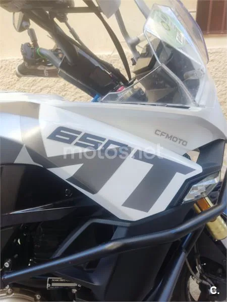 CFMOTO 650 MT – Vista 11